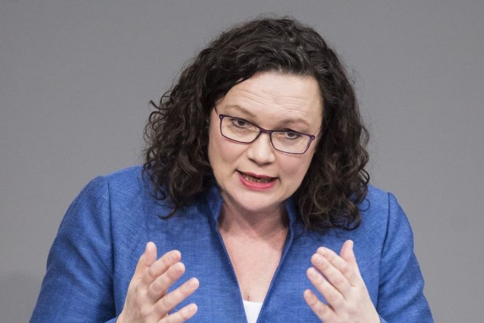 Andrea Nahles fordert die Eltern von Schulabgängern zur Flexiblität auf