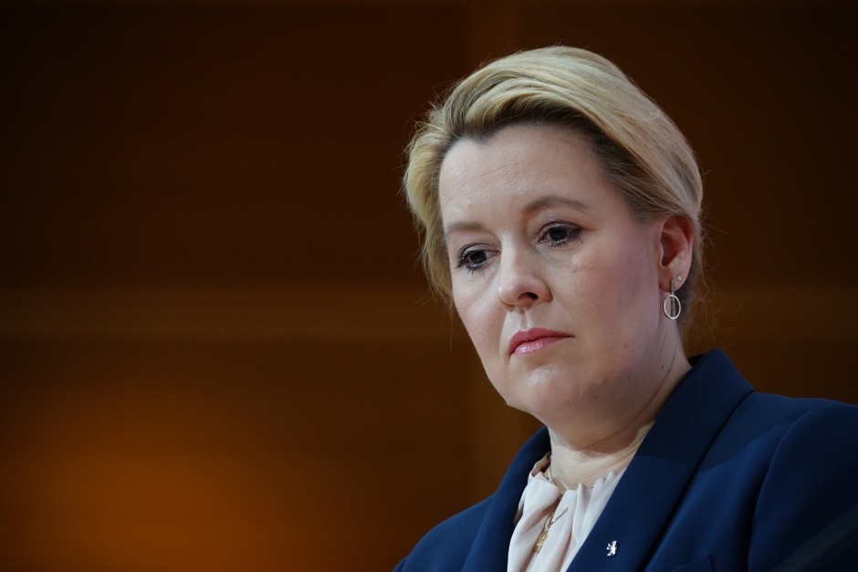 Giffey hat sich entsetzt über den Drohbrief an ihre grüne Senatskollegin Jarasch geäußert