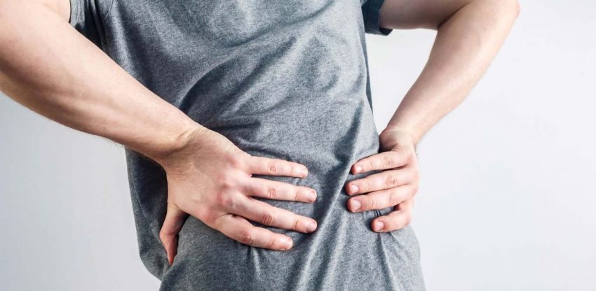 Rückenschmerzen am Arbeitsplatz - 5 Maßnahmen die gegen den Schmerz helfen