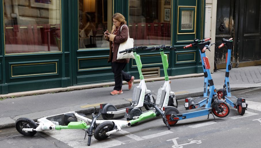 Paris stimmt für ein Verbot des Verleihs von Elektrorollern