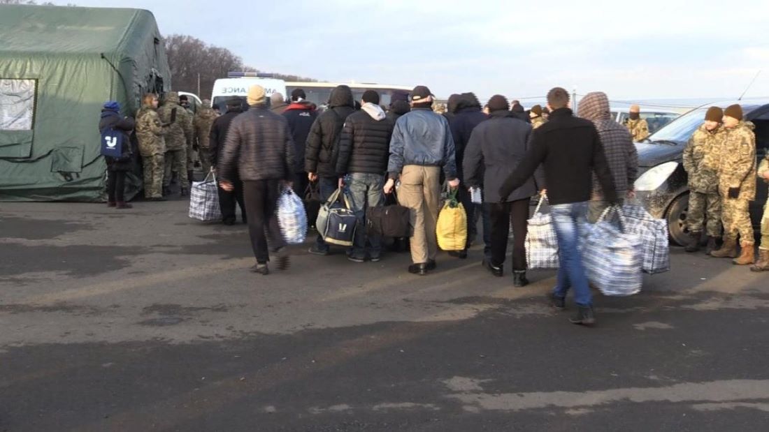 Die Ukraine und Russland schicken rund 200 Soldaten zum Gefangenenaustausch nach Hause