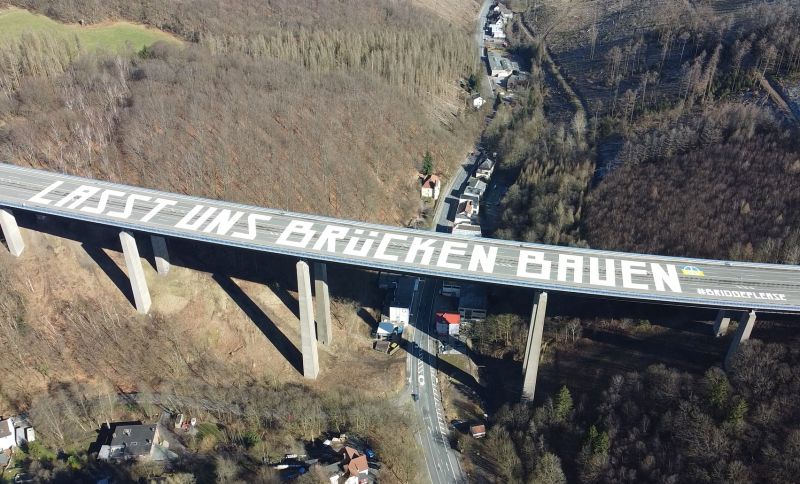 Vor der Sprengung der Talbrücke Rahmede in Lüdenscheid laufen die Arbeiten auf Hochtouren