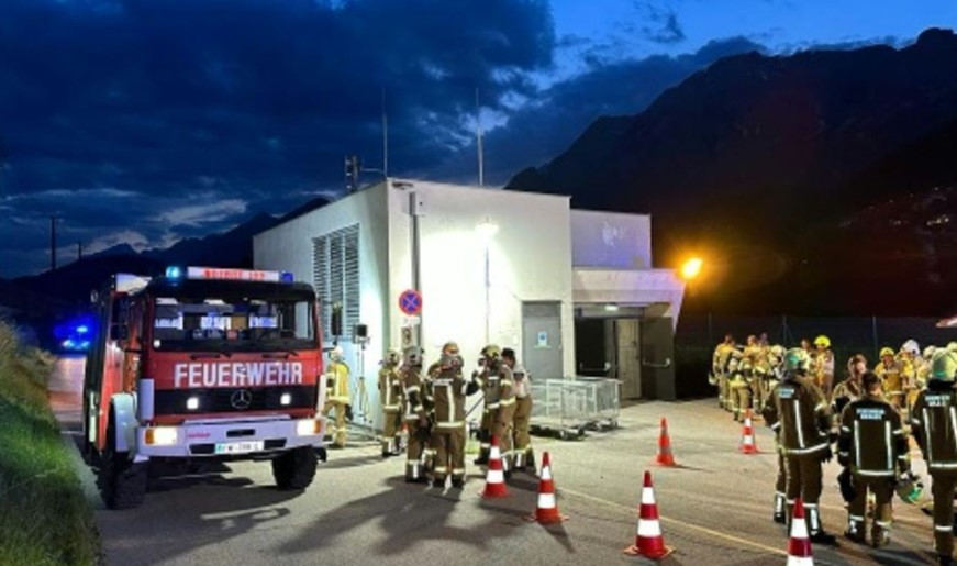 Feuer in einem österreichischen Tunnel - Zug mit 151 Menschen an Bord evakuiert