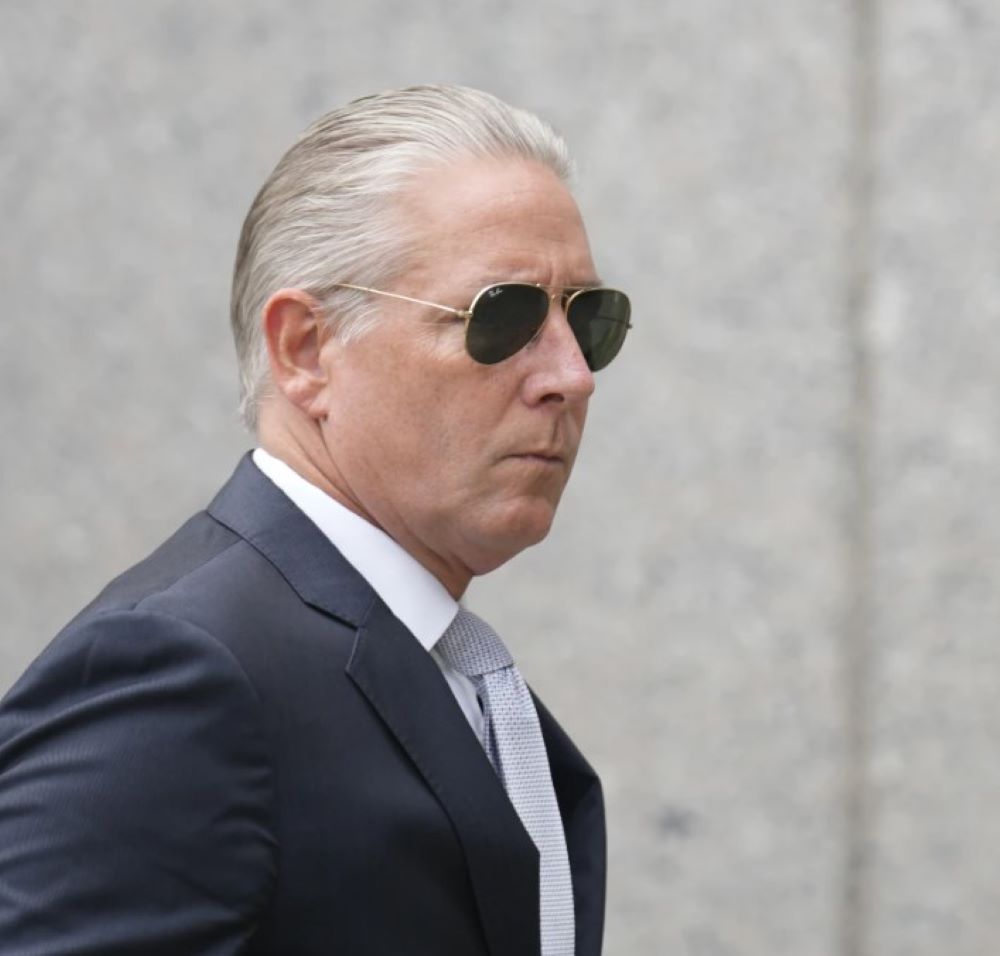 Ehemaliger FBI-Spionageabwehrbeamter bekennt sich der Verschwörungsvorwürfe eines russischen Oligarchen für schuldig