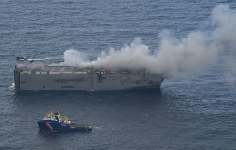 Nach Brand - Fremantle Highway auf dem Weg zum Hafen