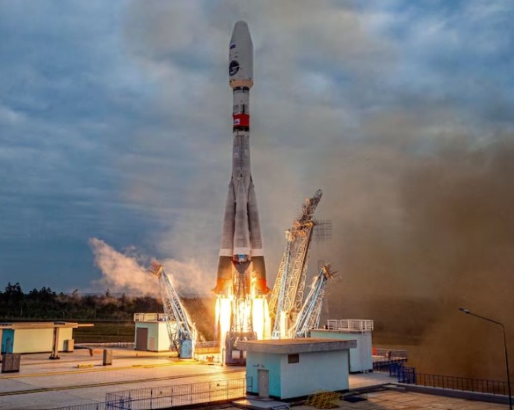 Die russische Raumsonde Luna-25 stürzt auf den Mond