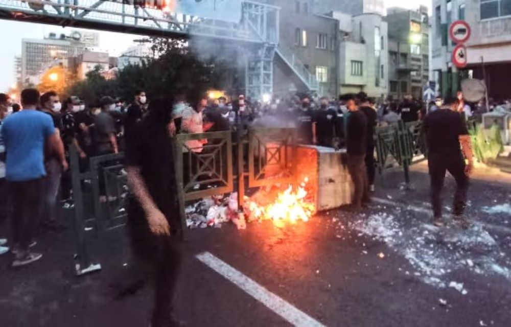 Iranische Aktivisten in ganz Europa sind Ziel von Drohungen und Schikanen