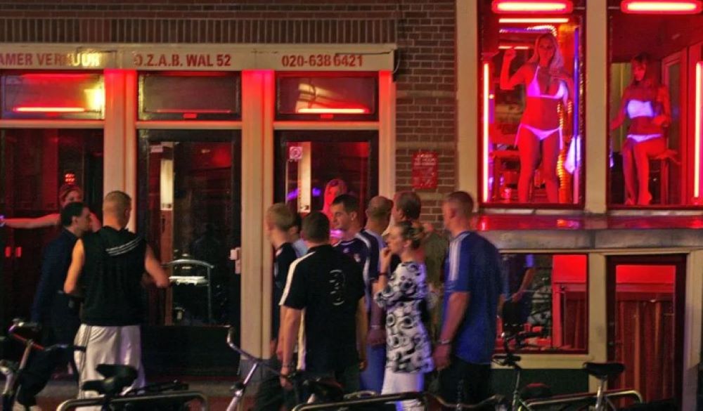Amsterdamer Sexarbeiterinnen protestieren gegen geplantes "Erotikzentrum"