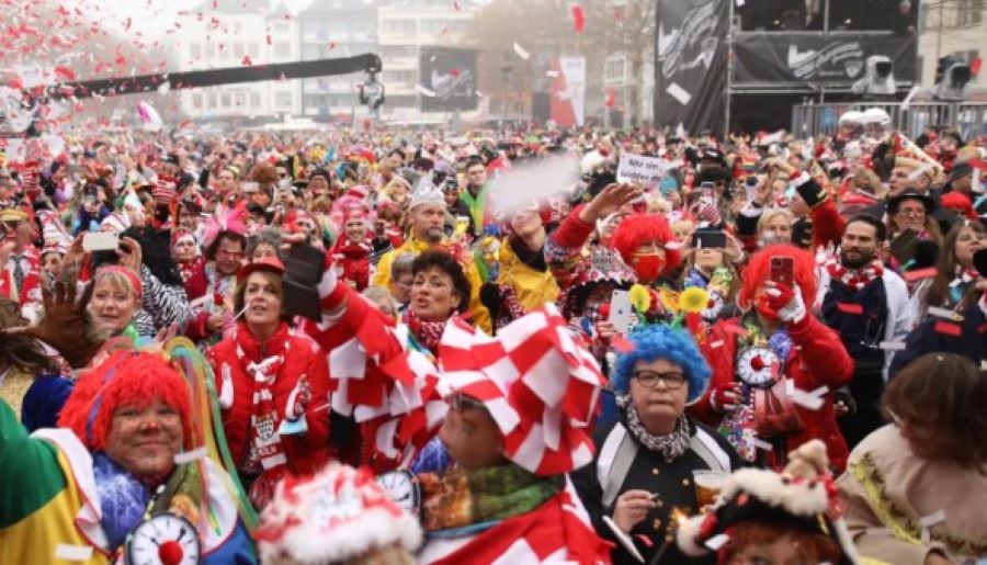 Karneval - In Köln oft ruppig, in Düsseldorf friedlich