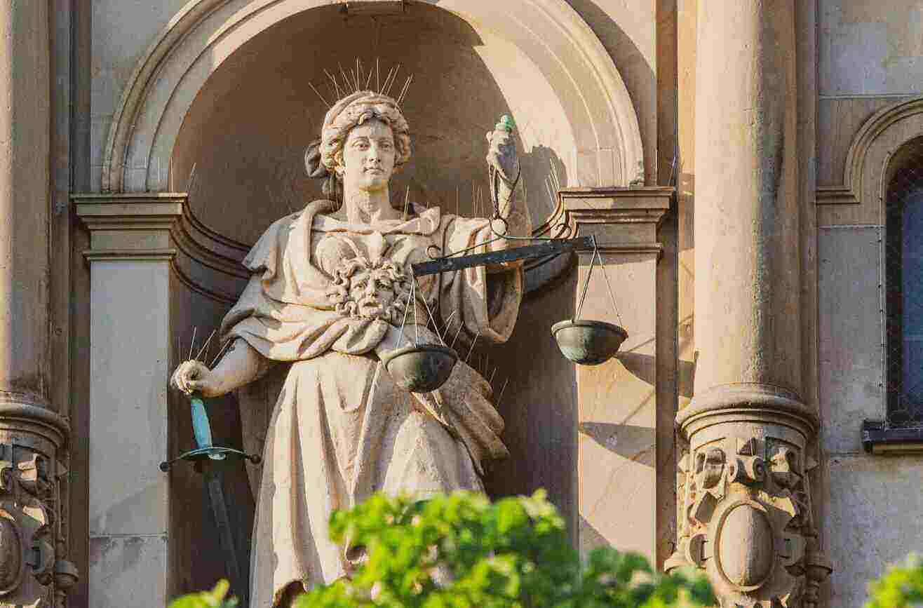 Gericht weist Klagen wegen mutmaßlicher Corona-Impfschäden ab