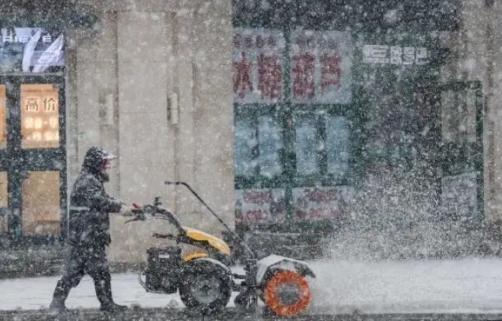 Schnee in China - Straßen und Schulen gesperrt und Zugverkehr eingestellt