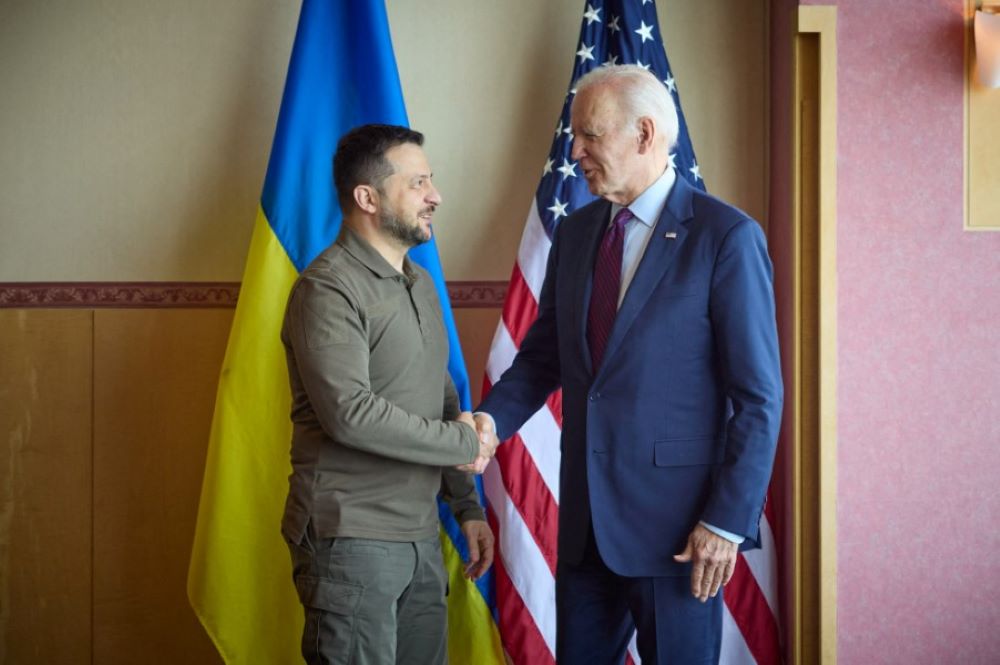 US-Präsident Joe Biden hat den ukrainischen Staatschef Selenskyj für Dienstag ins Weiße Haus eingeladen