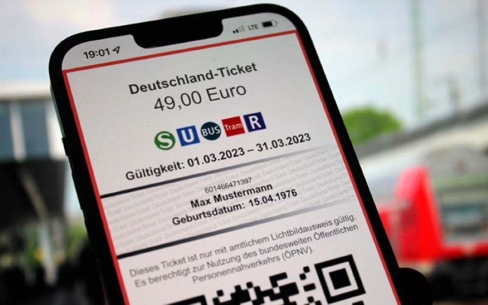 Wie geht es weiter mit dem Deutschlandticket? Verbraucherschützer fordern Klarheit