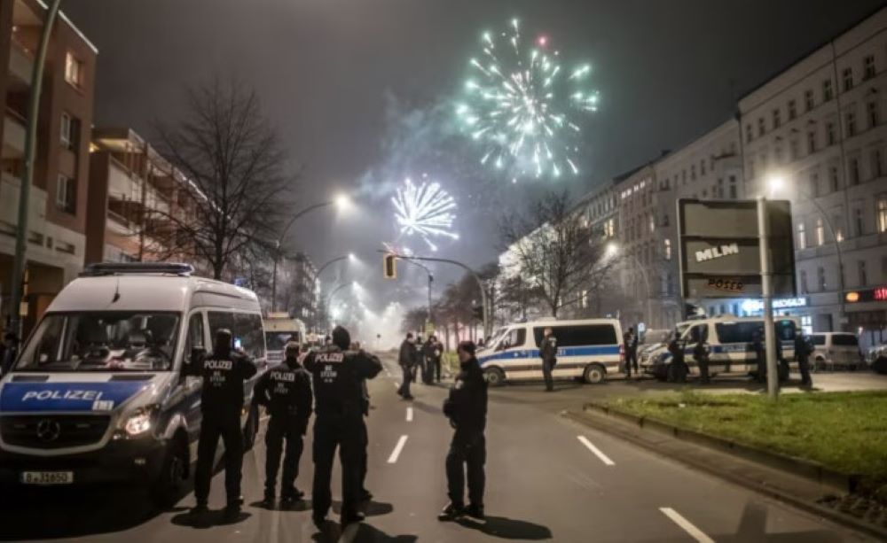 Polizei: Hunderte Festnahmen in Berlin – Silvesternacht lief beser als im Vorjahr