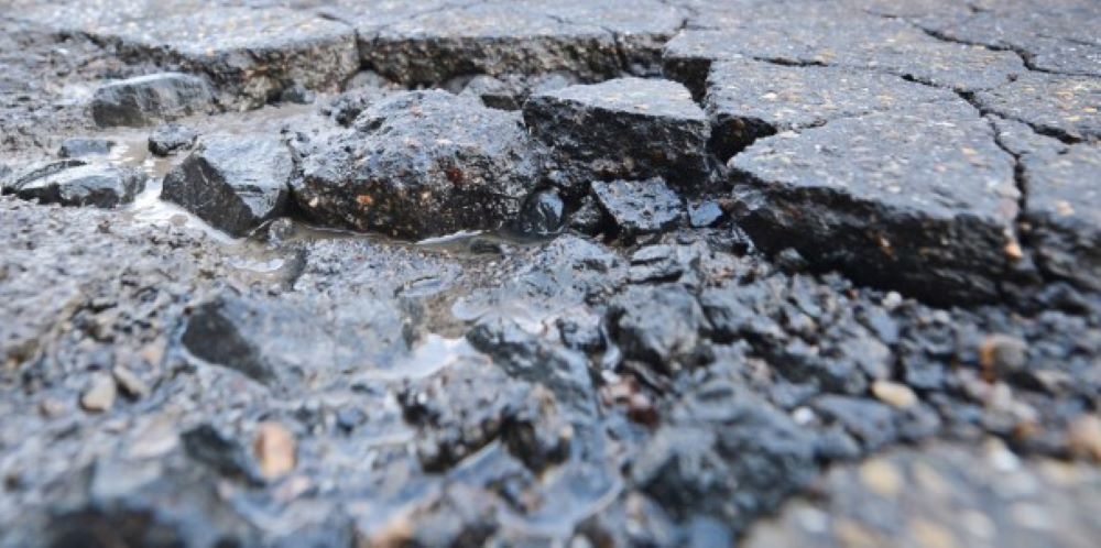 Die "Schlagloch-Pandemie": Großbritannien leidet unter Straßenschäden