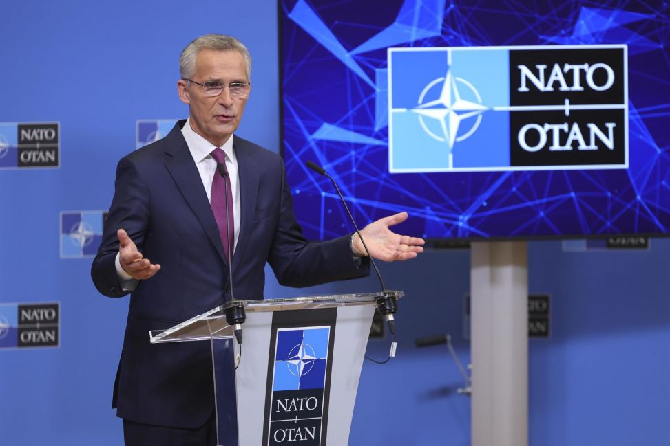 NATO-Chef Jens Stoltenberg warnt davor,einen Keil zwischen die USA und Europa zu treiben