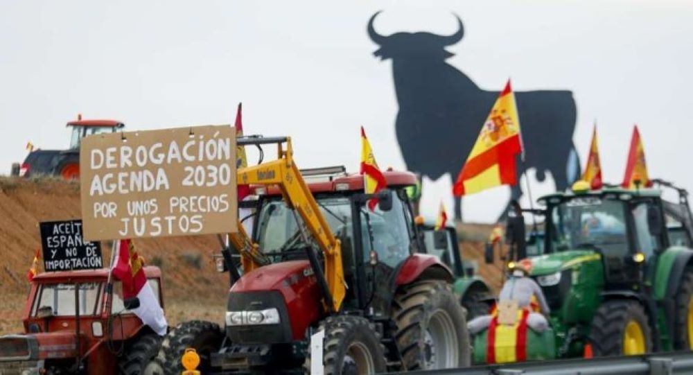 Spanische Landwirte veranstalten Proteste gegen EU-Politik und den Wettbewerb
