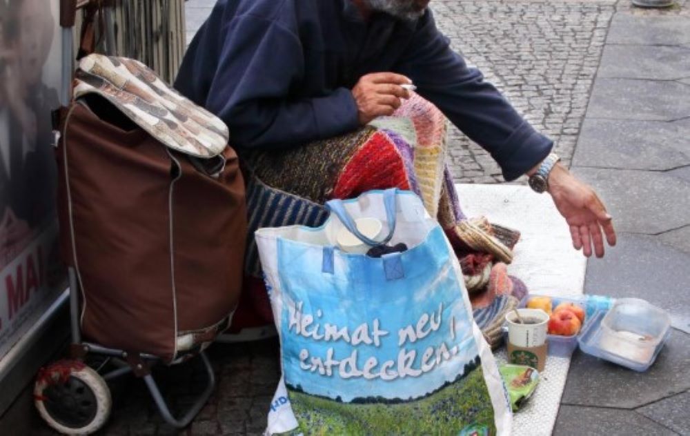 Zunehmende Obdachlosigkeit in Deutschland - Hohe Armutsquote bei Seniorinnen und Senioren