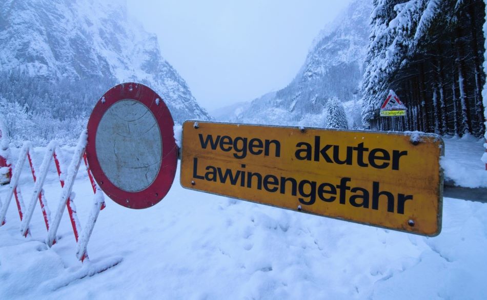 Extremwetter in Italien und Frankreich bringt Lawinen, Überschwemmungen und Erdrutsche mit sich