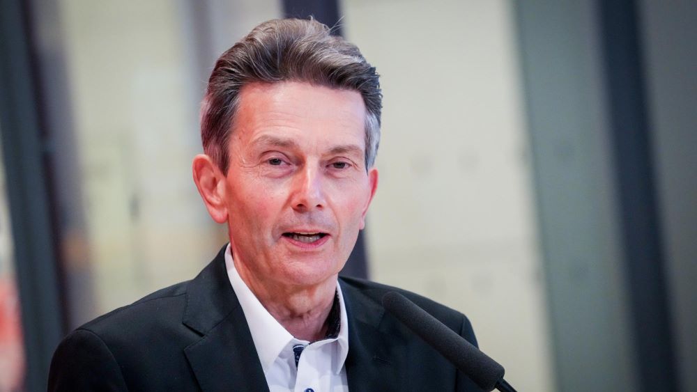 Grüne und FDP haben SPD-Fraktionschef Rolf Mützenich für dessen Äußerungen zum Ukraine-Krieg kritisiert