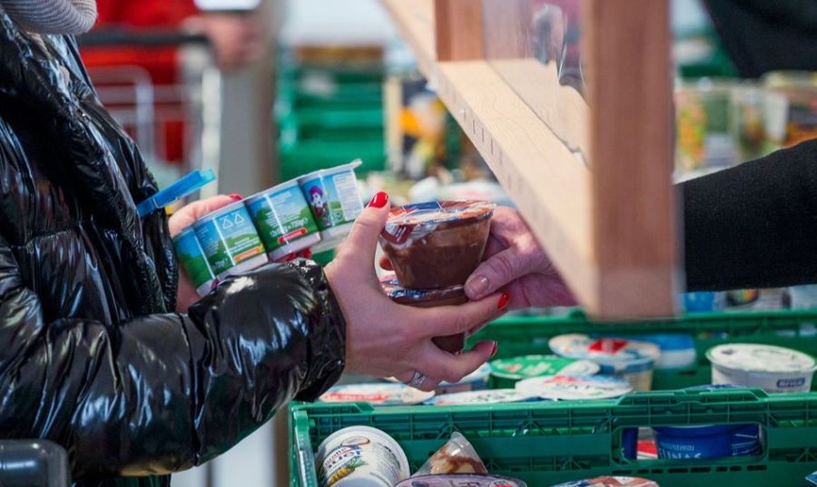 Senioren benötigen immer häufiger Lebensmittel der Tafel - Ohne die Spenden kommen sie nicht durch den Monat