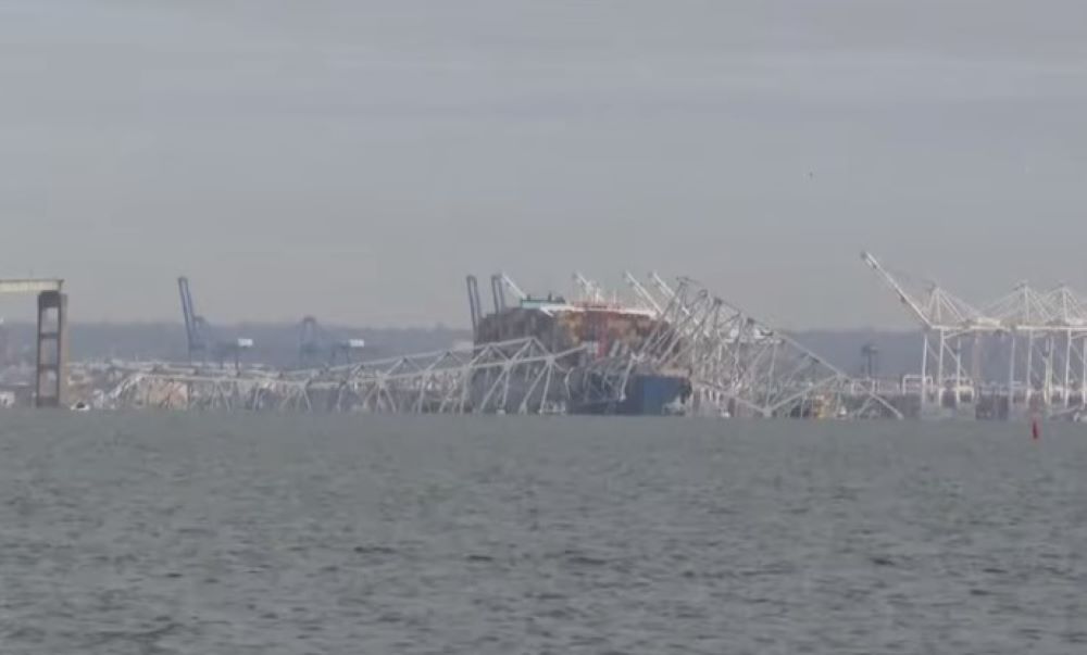 Teil von eingestürzter Brücke in Baltimore gesprengt, um Frachtschiff zu bergen
