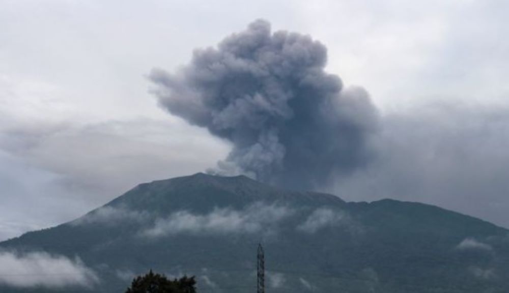 Alarmstufe für Vulkan Mount Ibu auf höchstes Niveau erhöht
