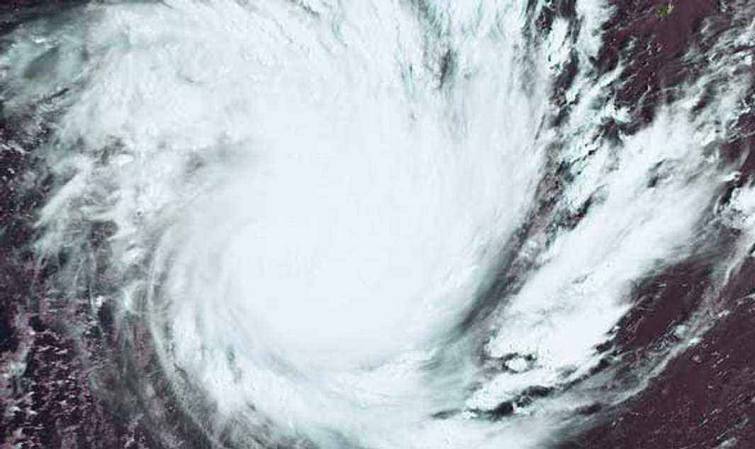 Indien bereitet sich auf einen schweren Zyklonsturm in der Bucht von Bengalen in Küstengebieten nahe Bangladesch vor