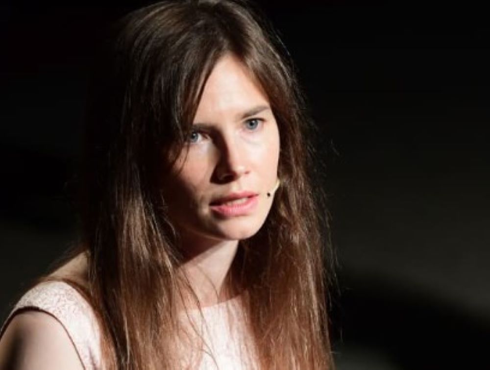 Amanda Knox kehrt nach Italien zurück: Neuverhandlung der Verleumdungsanklage nach 16 Jahren