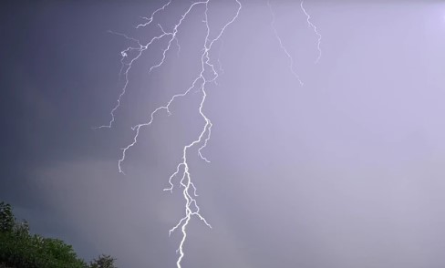 Unwetterwarnung: Fußballfans in NRW müssen auf Public Viewing verzichten