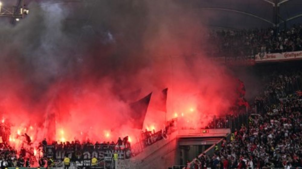 Hooligan-Angst eskaliert: Polizei mobilisiert für größten Einsatz aller Zeiten